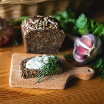 Сыр Молочное море плавленый с чесноком и зеленью 35% 5 кг, ведро