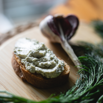 Сыр Молочное море творожный с зеленью и чесноком 35% 3 кг, ведро